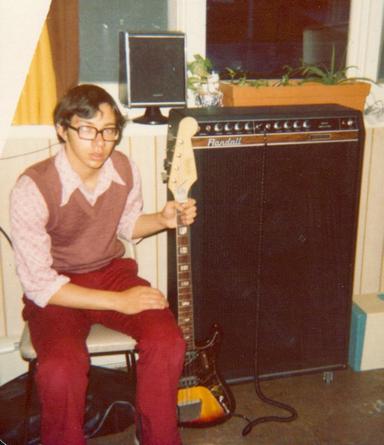 Photo of bassist George Snow 1973 at Sadi's haus